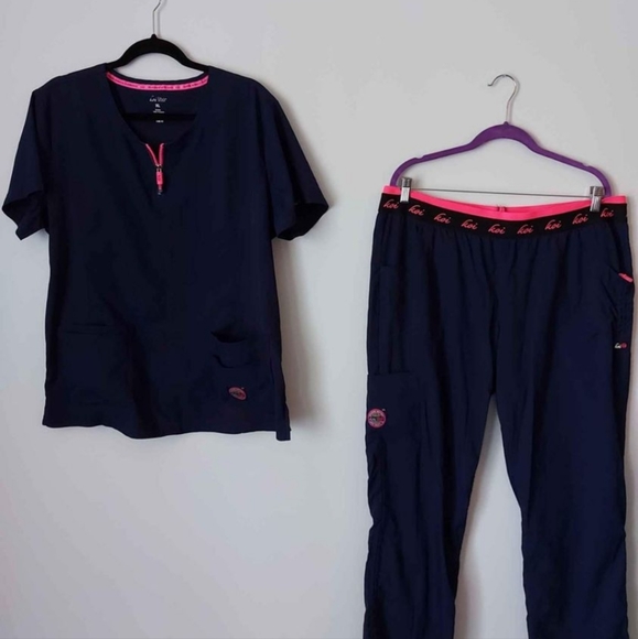 Incredible Deal 3 sets of Designer Scrubs - Picture 9 of 10